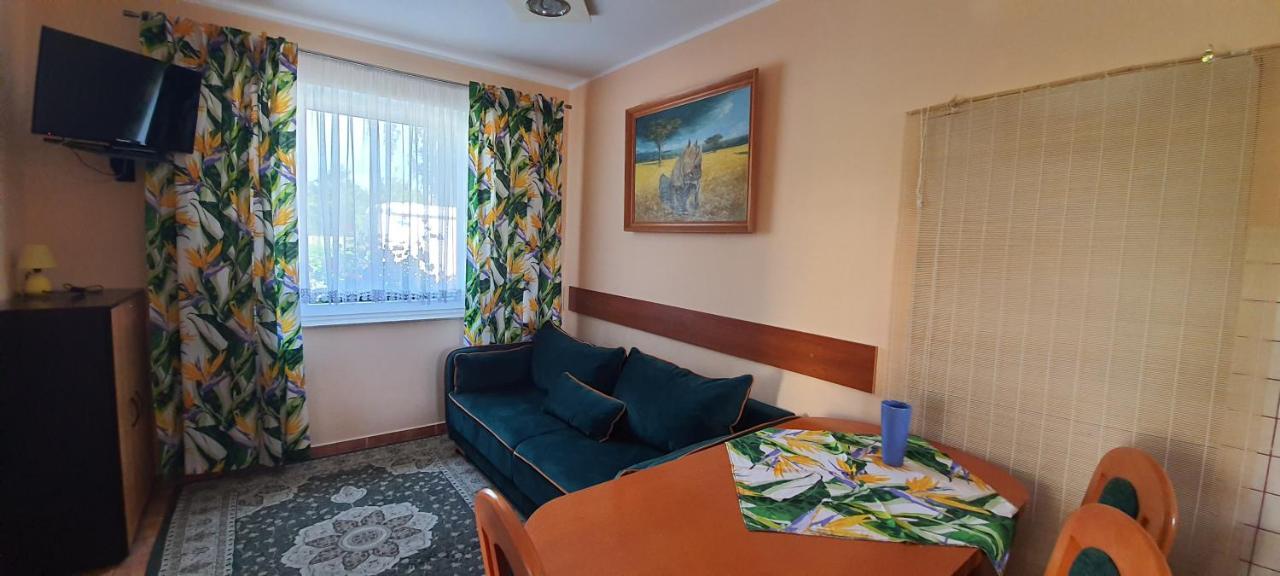 Apartament Starodworski Hotel วรอตซวาฟ ภายนอก รูปภาพ